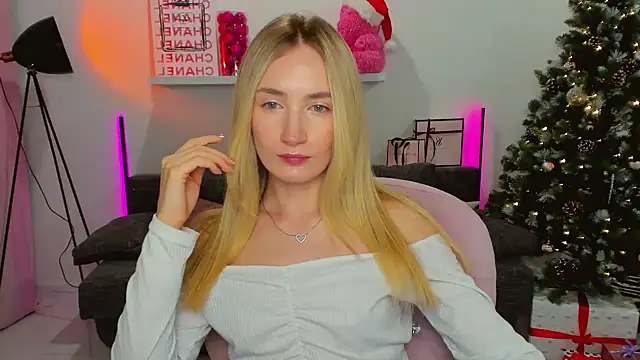 Snapshot of bella__rose chatting on 12/22/24, 12:27 bella rose online show from 12/22/24, 12:27