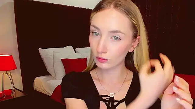 Snapshot of bella__rose chatting on 01/15/25, 12:04 bella rose online show from 01/15/25, 12:04
