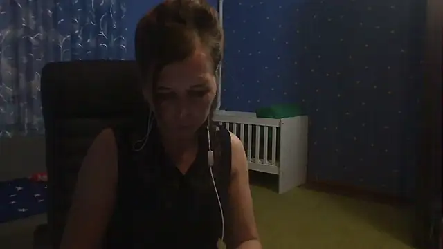 Snapshot of loveis007 chatting on 10/30/25, 08:42 loveis007 online show from 10/30/25, 08:42