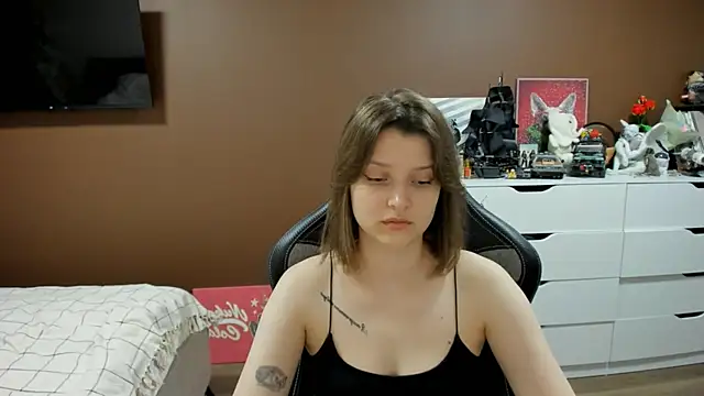 Snapshot of SoniNesti chatting on 07/23/26, 03:43 SoniNesti online show from 07/23/26, 03:43