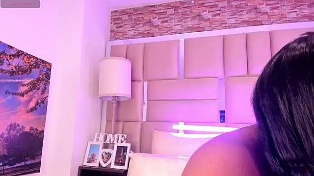 ShaniaBrownn online show from 12/20/25, 08:27