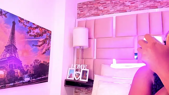 ShaniaBrownn online show from 12/22/25, 08:28