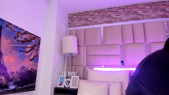 ShaniaBrownn online show from 02/04/26, 08:14