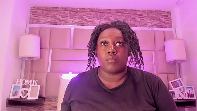 ShaniaBrownn online show from 02/21/26, 07:37