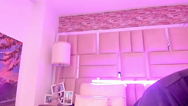 ShaniaBrownn online show from 03/18/26, 07:39