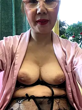 honghong666 online show from 09/16/25, 07:42