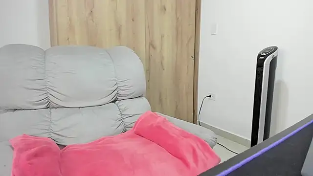 xspecialoomx online show from 04/14/26, 01:50