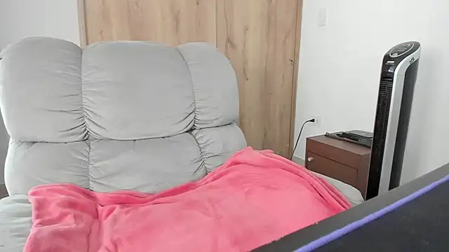 xspecialoomx online show from 04/22/26, 02:07