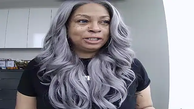 Snapshot of MSweetLindaParks chatting on 05/23/26, 11:47 MSweetLindaParks online show from 05/23/26, 11:47