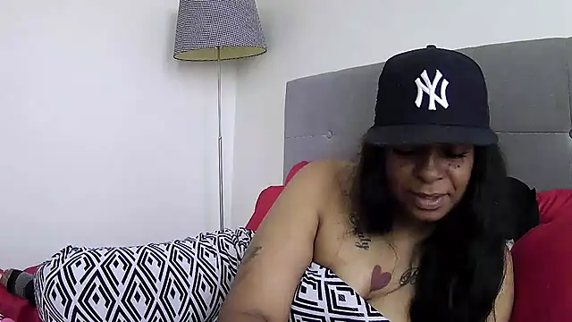 Snapshot of MSweetLindaParks chatting on 06/11/26, 02:15 MSweetLindaParks online show from 06/11/26, 02:15