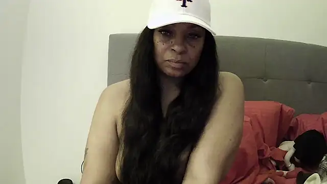 Snapshot of MSweetLindaParks chatting on 06/14/26, 05:20 MSweetLindaParks online show from 06/14/26, 05:20