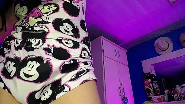 Lunahoney1 online show from 10/21/25, 07:14