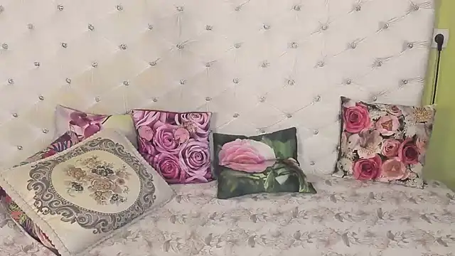 DoraMay online show from 09/25/25, 07:45