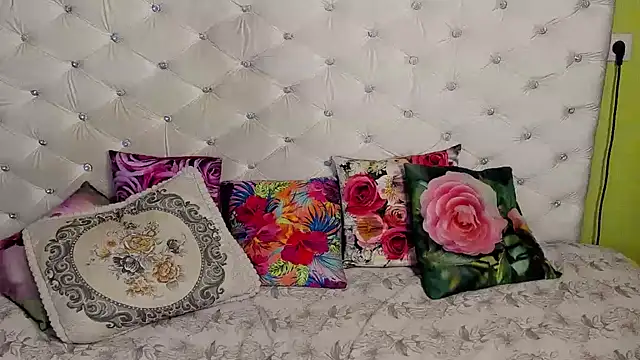 DoraMay online show from 11/07/25, 07:58