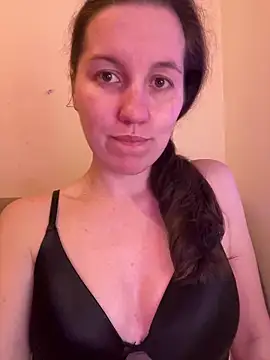 Snapshot of Nicole-Ray chatting on 01/08/25, 08:29 Nicole-Ray online show from 01/08/25, 08:29