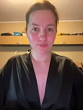 Snapshot of Nicole-Ray chatting on 03/19/25, 08:34 Nicole-Ray online show from 03/19/25, 08:34