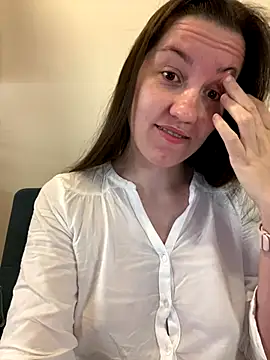 Snapshot of Nicole-Ray chatting on 11/09/25, 08:23 Nicole-Ray online show from 11/09/25, 08:23