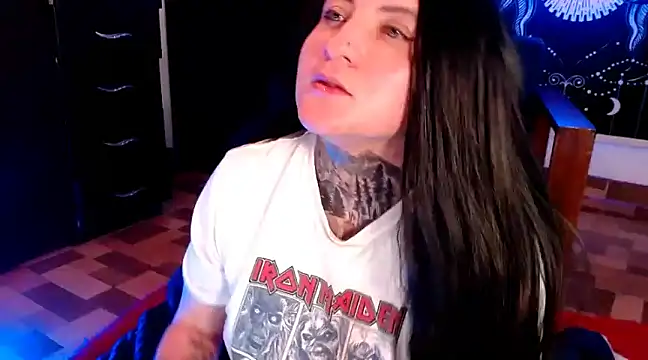 Snapshot of Marieblueeyes chatting on 02/02/25, 02:06 Marieblueeyes online show from 02/02/25, 02:06
