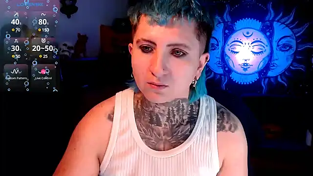 Snapshot of Marieblueeyes chatting on 03/05/25, 01:42 Marieblueeyes online show from 03/05/25, 01:42