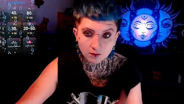 Snapshot of Marieblueeyes chatting on 03/07/25, 01:31 Marieblueeyes online show from 03/07/25, 01:31