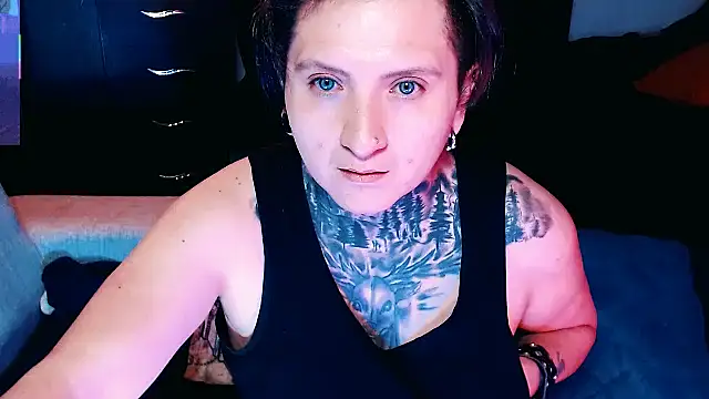 Snapshot of Marieblueeyes chatting on 10/07/25, 05:04 Marieblueeyes online show from 10/07/25, 05:04