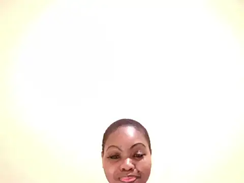 Snapshot of Queen_BootyXXX chatting on 05/16/26, 03:14 Queen BootyXXX online show from 05/16/26, 03:14