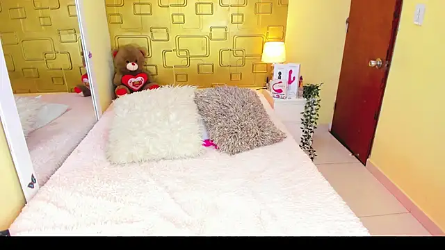 Julia Haye online show from 09/29/25, 03:22