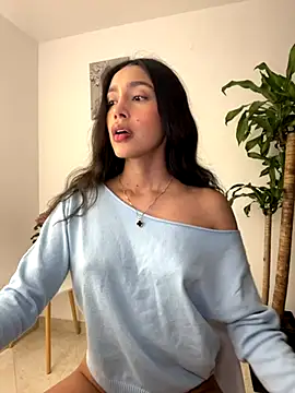 Snapshot of SelenaStone chatting on 11/08/25, 11:03 SelenaStone online show from 11/08/25, 11:03