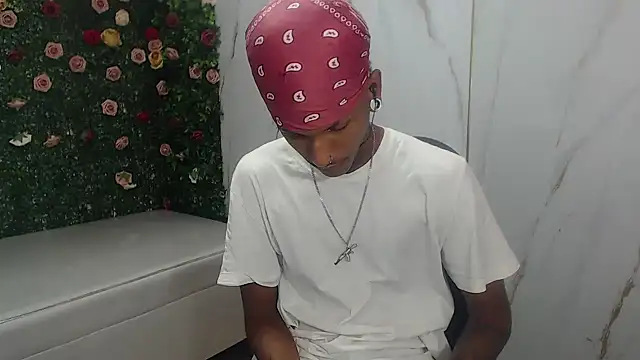 Snapshot of ManSant chatting on 06/27/26, 03:17 ManSant online show from 06/27/26, 03:17