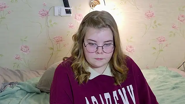 sinnamon  online show from 02/20/26, 04:18