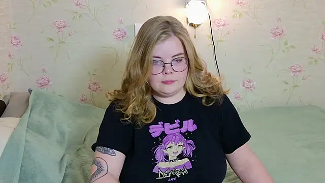 sinnamon  online show from 04/15/26, 04:36