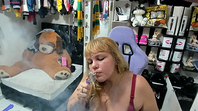 Snapshot of allsson_queen chatting on 09/26/25, 08:02 allsson queen online show from 09/26/25, 08:02
