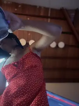 Ashly Miller online show from 12/05/25, 07:54