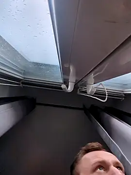 Snapshot of geilehure26 chatting on 10/28/25, 02:53 geilehure26 online show from 10/28/25, 02:53