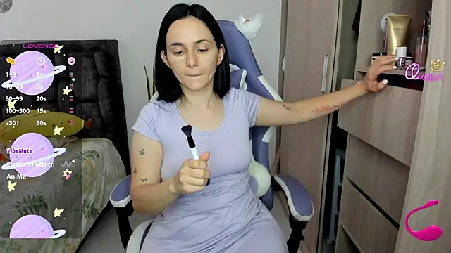 Snapshot of lucia_s1 chatting on 05/20/26, 10:27 lucia s1 online show from 05/20/26, 10:27