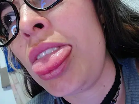 Alexandrasaenz online show from 07/04/26, 11:33