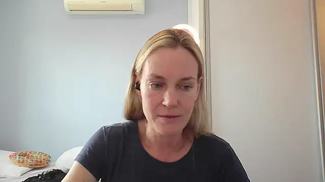 Annylove1 online show from 01/12/26, 03:50