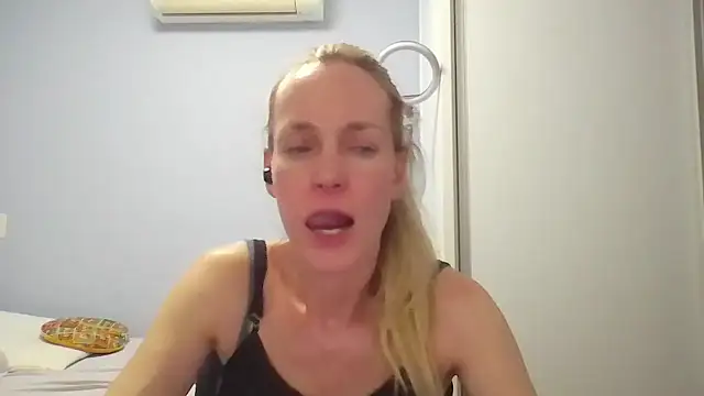 Annylove1 online show from 01/14/26, 12:16