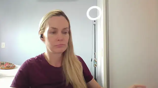 Annylove1 online show from 02/06/26, 12:30