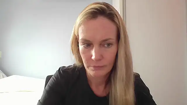 Annylove1 online show from 02/11/26, 04:56