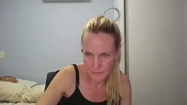 Annylove1 online show from 02/16/26, 12:07