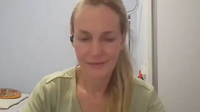 Annylove1 online show from 03/17/26, 12:15