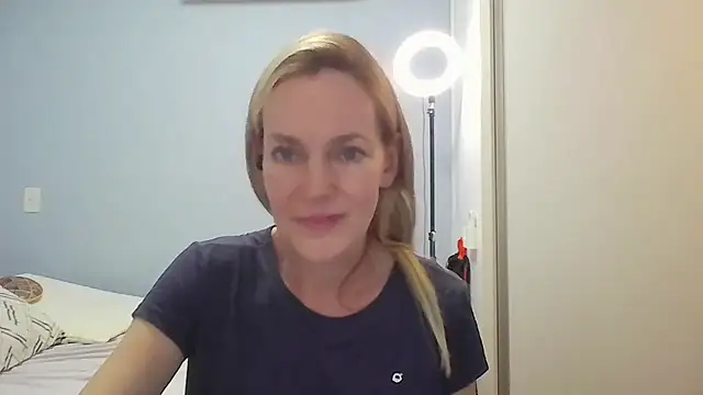 Annylove1 online show from 03/17/26, 05:16