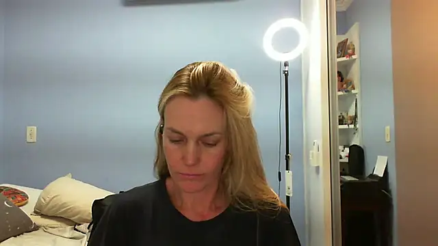 Annylove1 online show from 04/07/26, 12:38