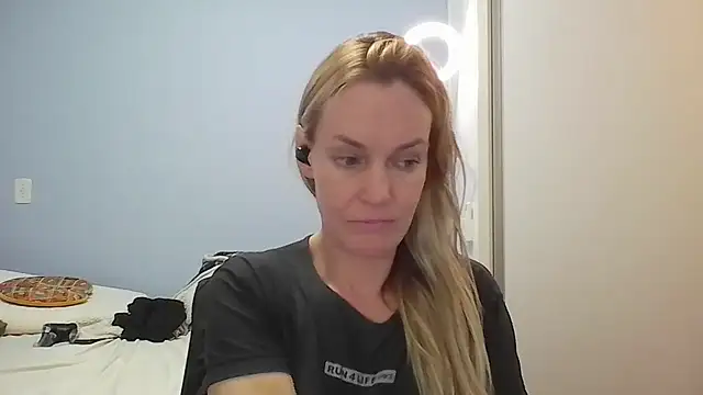 Annylove1 online show from 04/10/26, 12:21