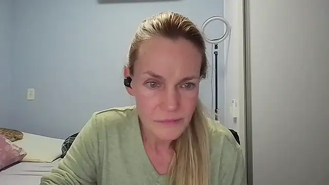 Annylove1 online show from 04/14/26, 12:27