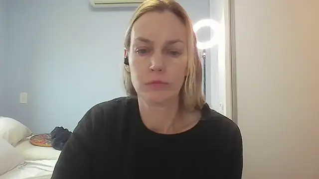 Snapshot of Annylove1 chatting on 06/12/26, 10:47 Annylove1 online show from 06/12/26, 10:47