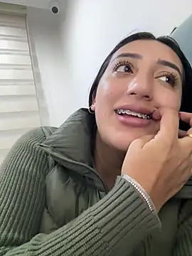 Snapshot of Hannahoff chatting on 02/08/25, 03:08 Hannahoff online show from 02/08/25, 03:08