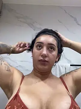 Snapshot of Hannahoff chatting on 03/02/25, 06:30 Hannahoff online show from 03/02/25, 06:30