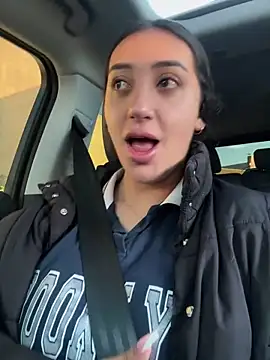 Snapshot of Hannahoff chatting on 09/20/25, 10:22 Hannahoff online show from 09/20/25, 10:22